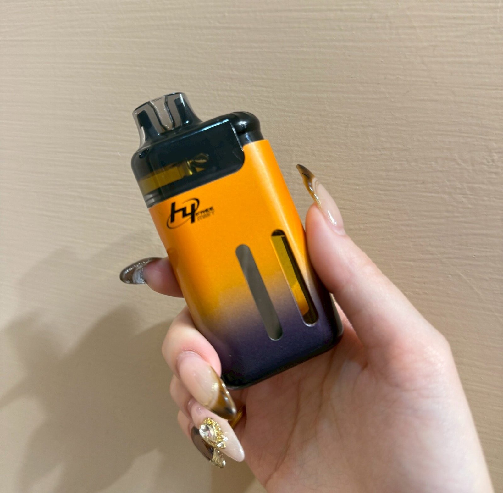 LH FREE MIST 主機 1000mAh 可視化油倉 Type-C LH FREE MIST 注油式主機 0.8Ω 空倉 2ml LH FREE MIST 主機 10ml 透明油瓶 補油設計